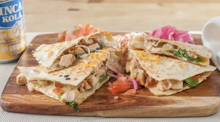 Pollo Quesadilla/ Chicken Quesadilla