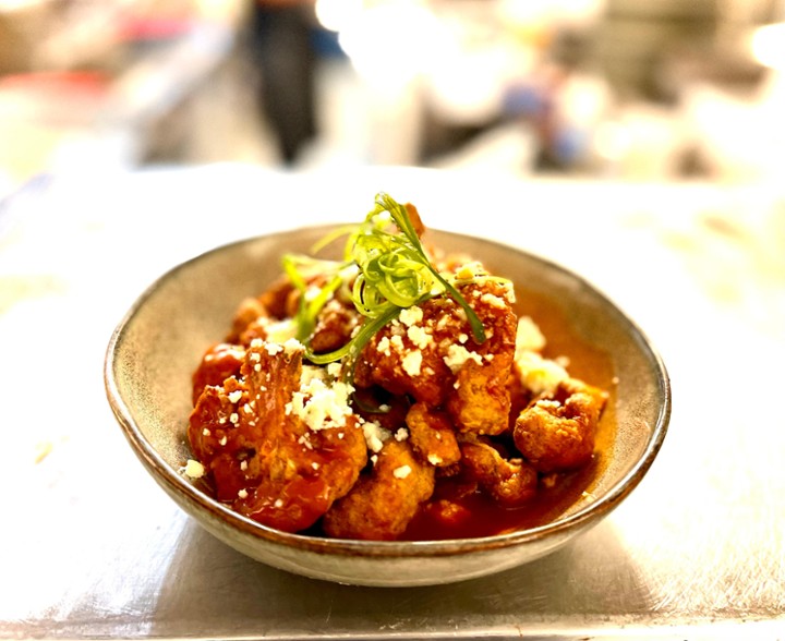 Buffalo Cauliflower Mac N Cheese