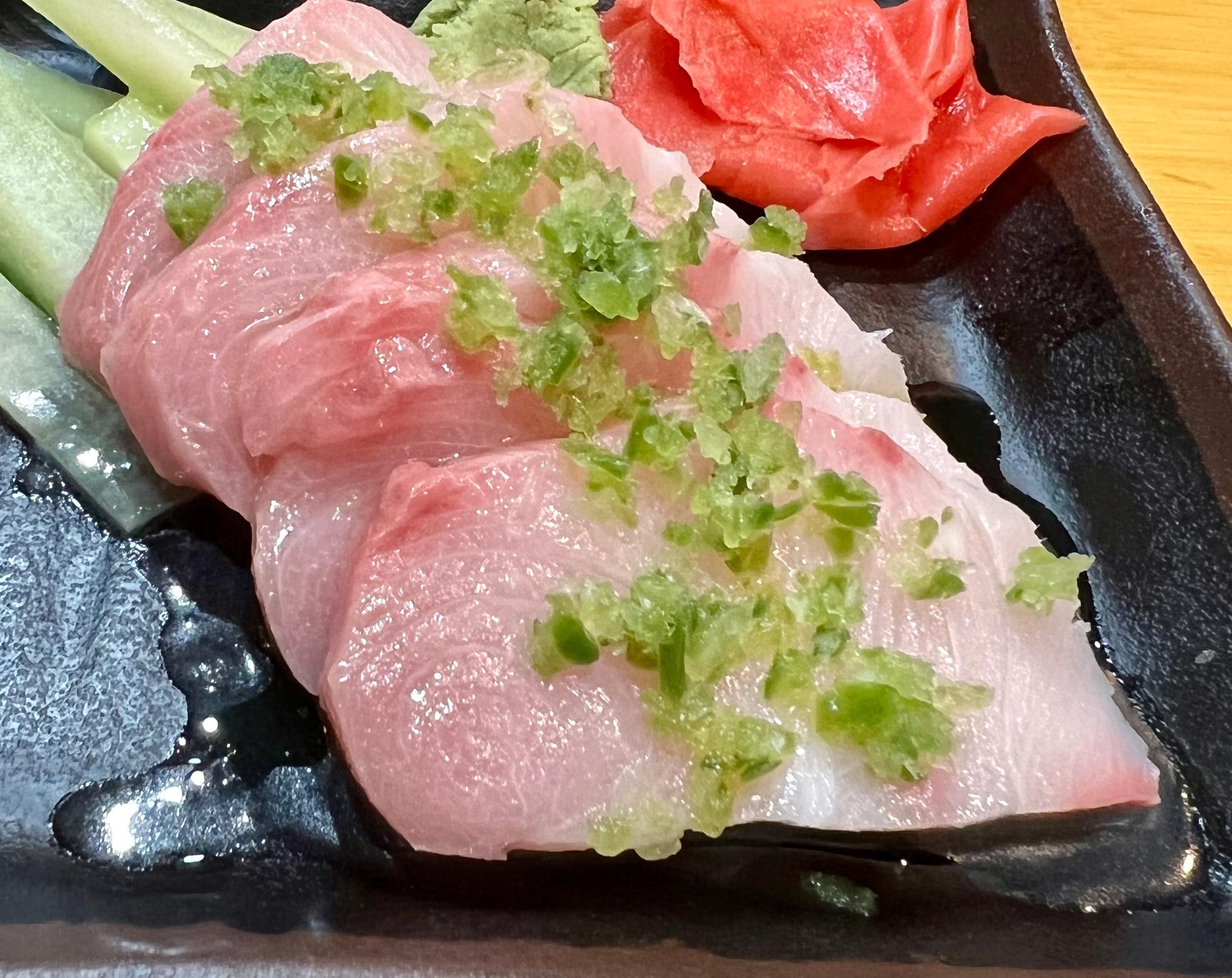 Yellowtail Sashimi w/ Jalapeño Salsa (5pcs)