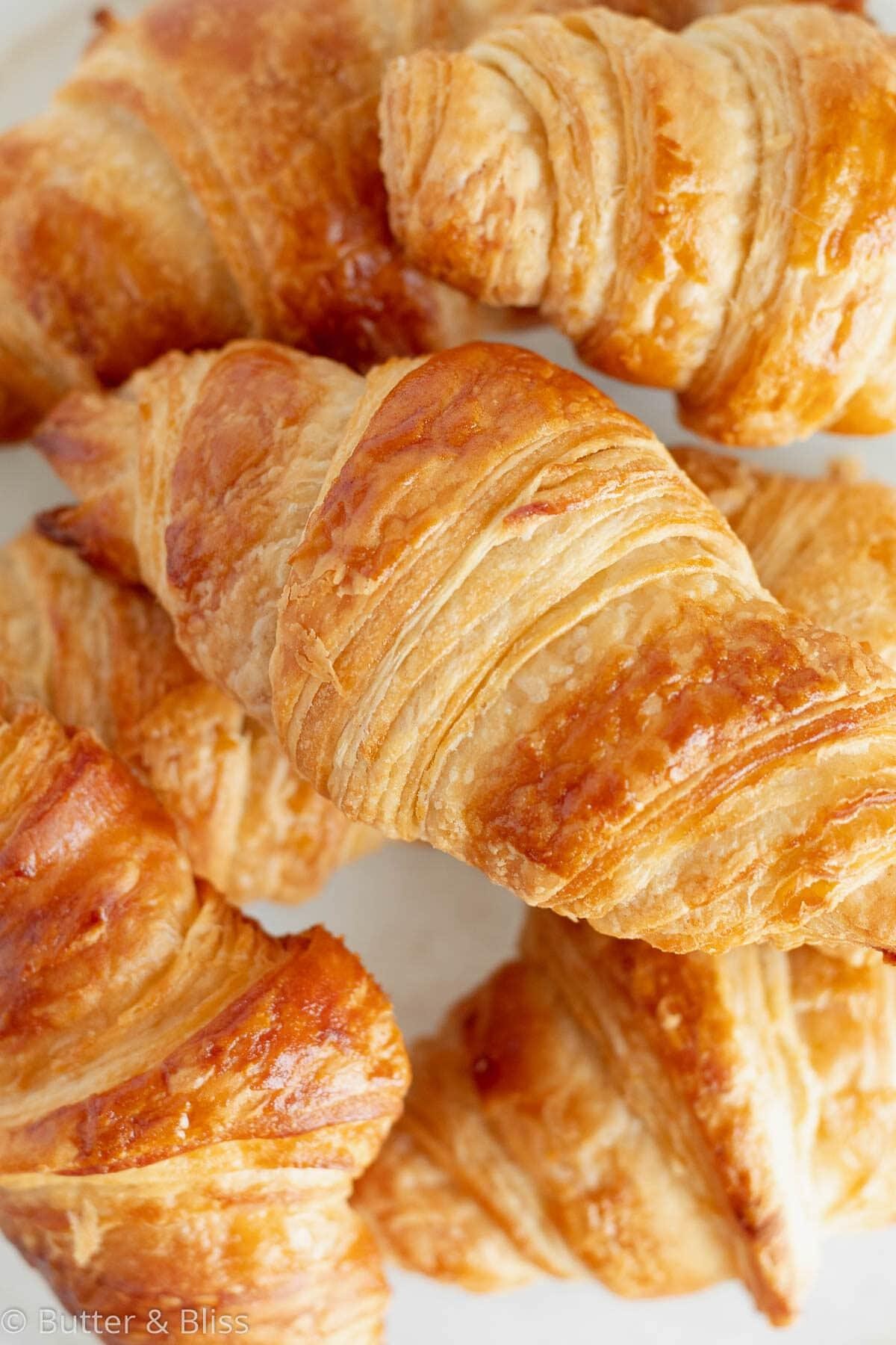 BUTTERY CROISSANT