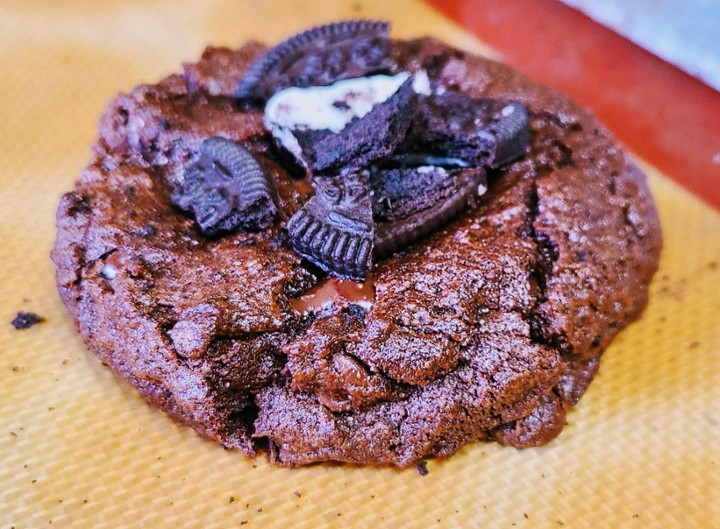 Oreo chocolate chip cookie