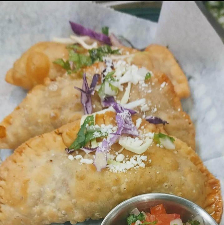 CHICKEN EMPANADA