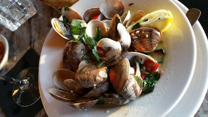 Petite Manila Clams App