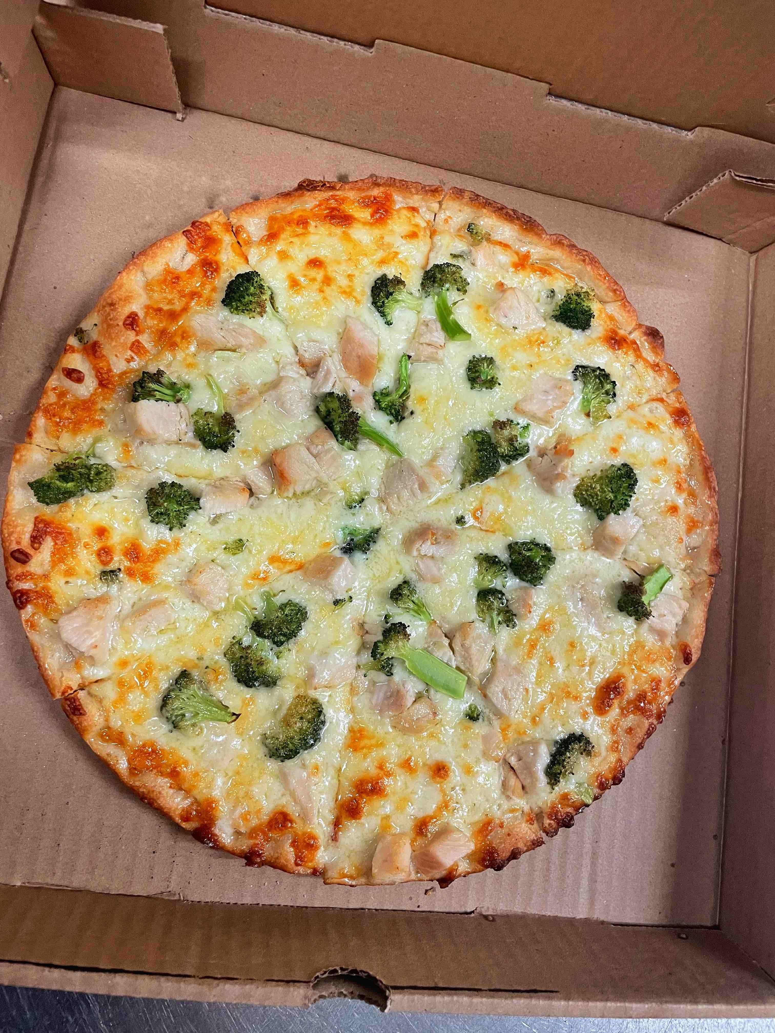 Chicken Broccoli Alfredo Pizza