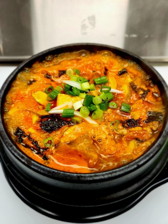Kimchi Jjigae (kimchi stew)