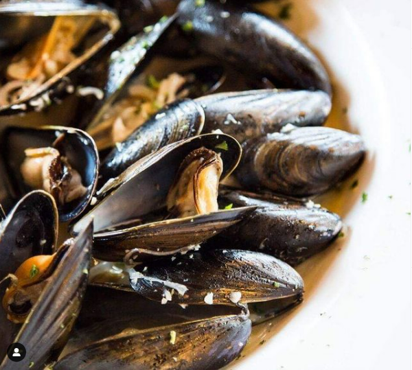 Organic Mussels in White Wine Garlic