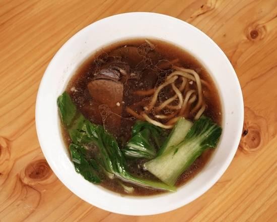 Beef Noodle Soup 牛肉面 sopa de carne