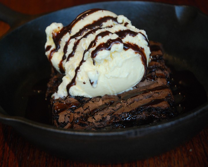 Mac-Nut Brookie Skillet