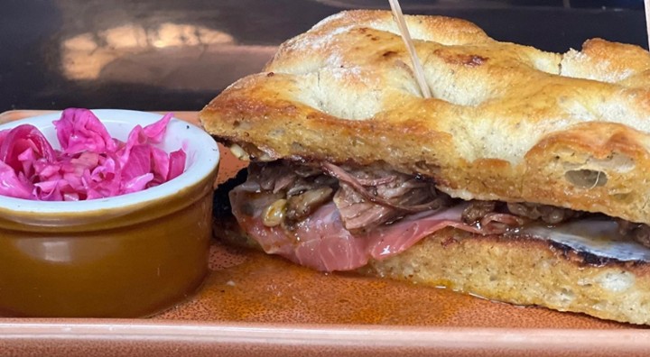 BRAISED BEEF AU JUS FENNEL SLAW