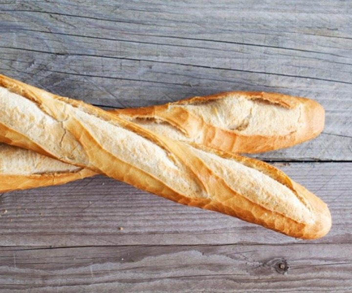 1/2 BAGUETTE + PISTOU BUTTER