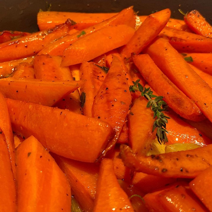 HONEY THYME CARROTS
