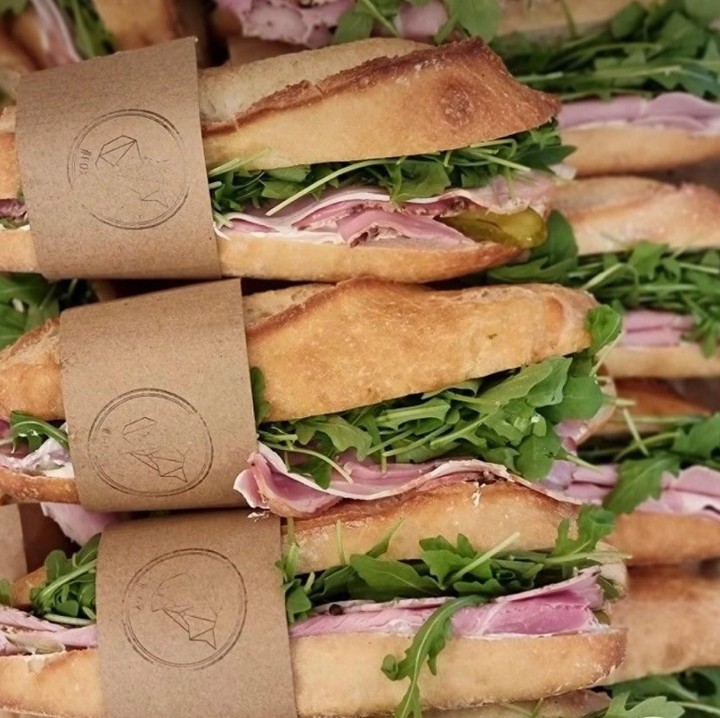 BAGUETTE AU JAMBON + BRIE