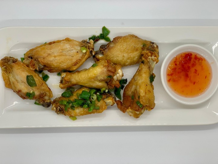 A7. DEEP FRIED CHICKEN WINGS WITH FISH SAUCE