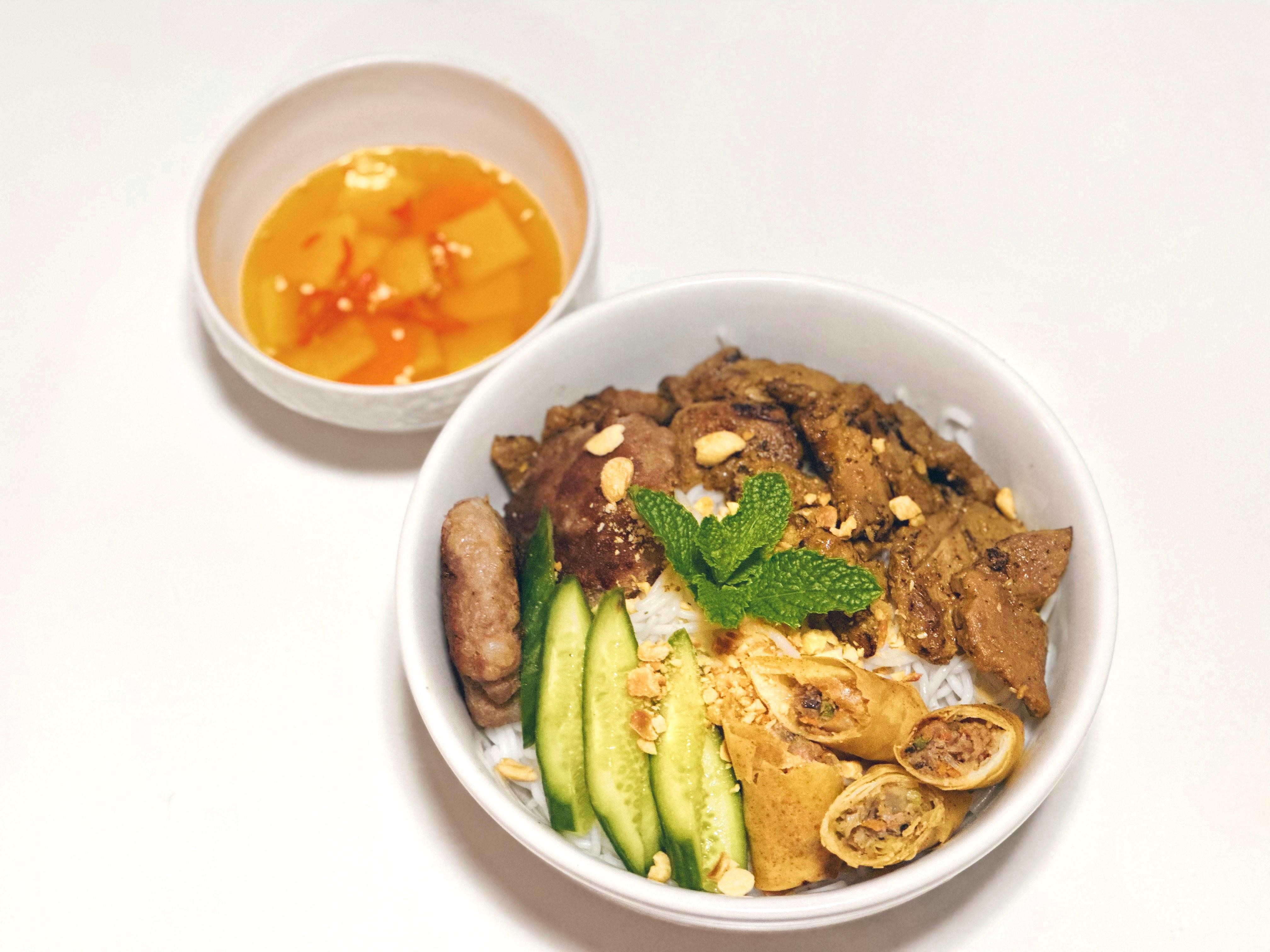 40. Grill pork and egg roll vermicelli