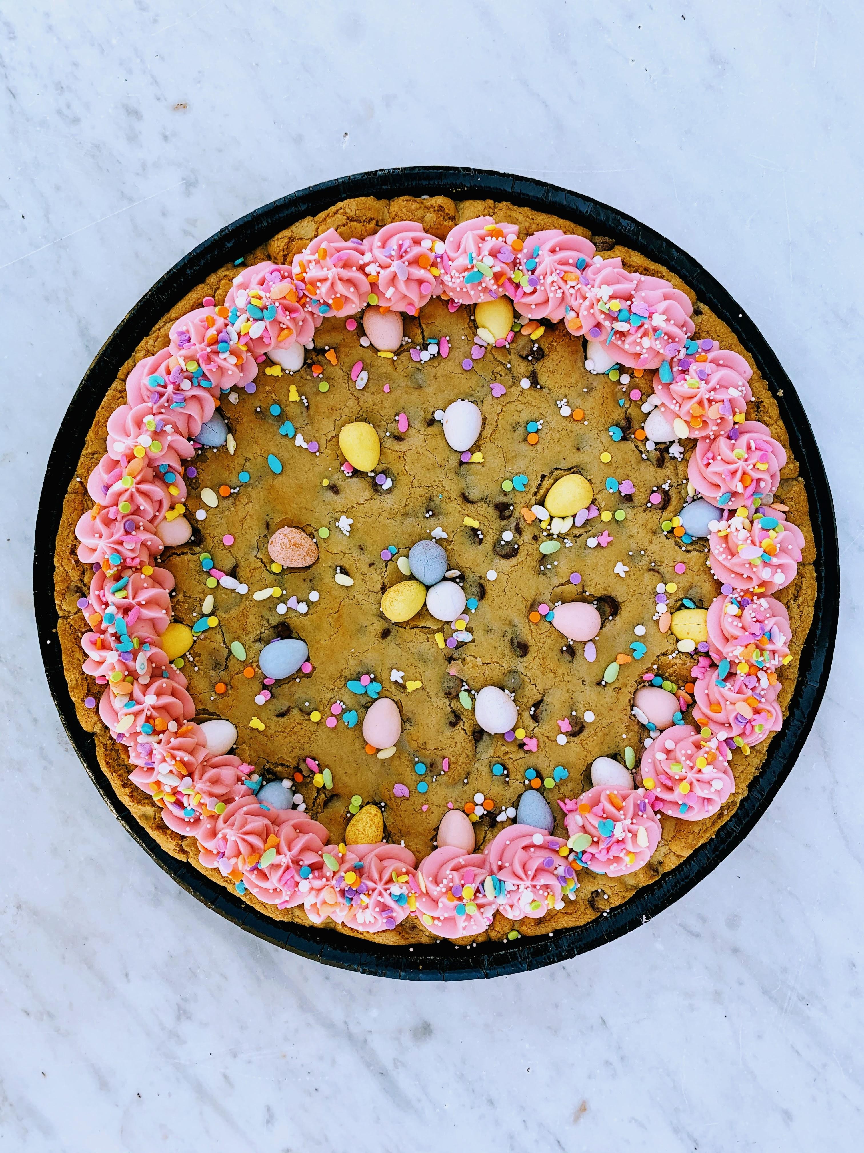 (Cahaba Heights) 13 in. Egg Cookie Cake