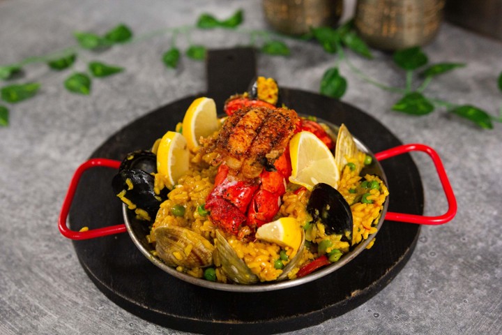 Classic Paella Valenciana