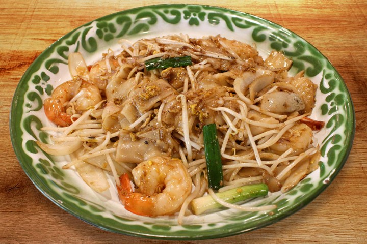 Char Kway Teow (Malaysian Noodle)