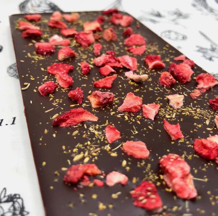 Farmhouse Chocolate Bar Fennel, Pollen & Strawberries