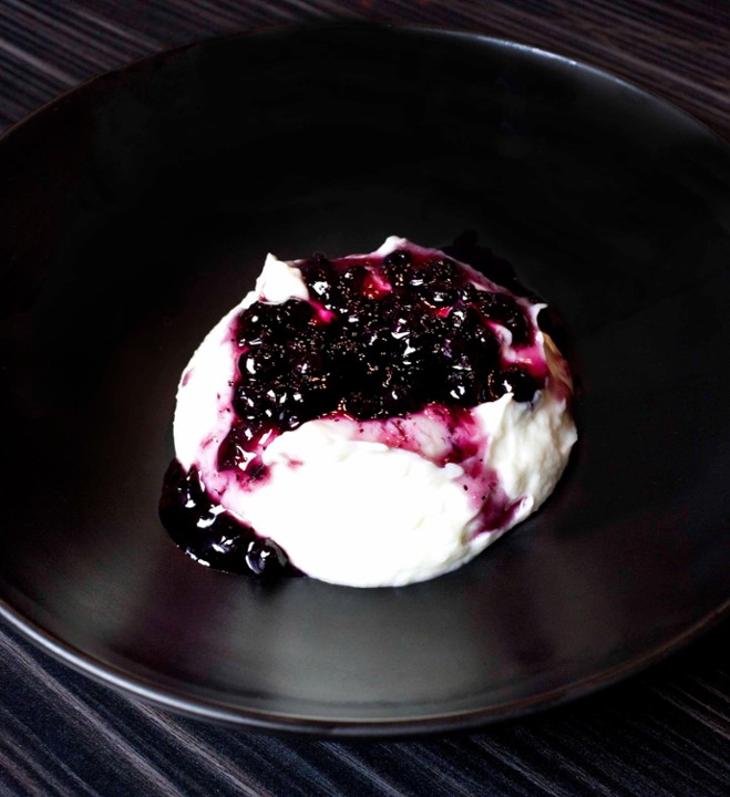 012. Yam Potato w/ Blueberry Sauce 蓝莓山药