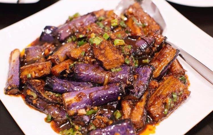 167. Eggplant w/ Garlic Sauce 鱼香茄子
