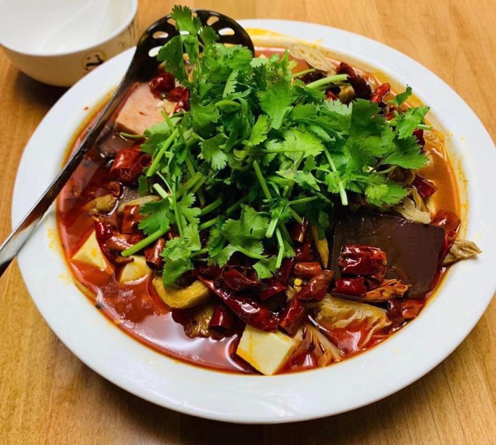134. Pork Intestine, Blood and Ox Maw in Chili Pepper Soup 毛血旺