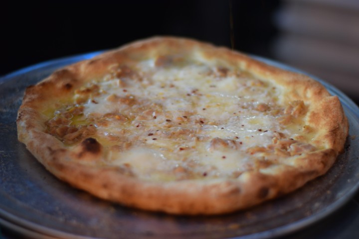 Pizza - Larisa's Famous White Clam Pizza
