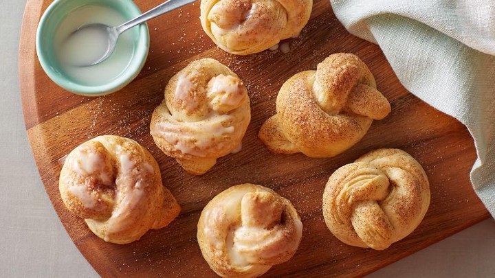 Cinnamon Knots (12)