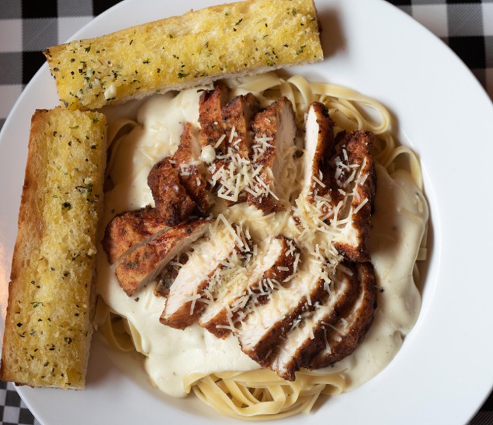 CHICKEN FETTUCINE ALFREDO