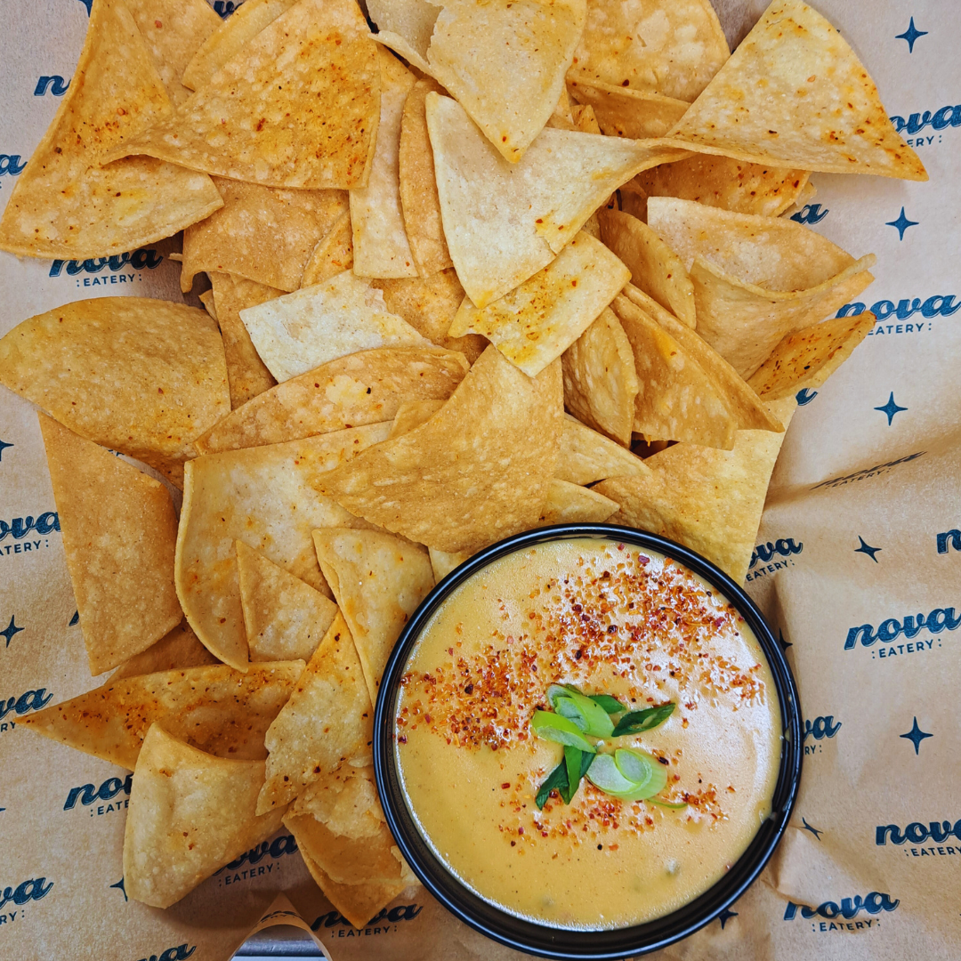 Beer Cheese Queso w/ Chips