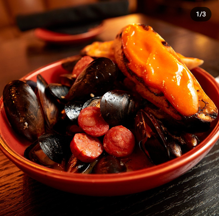 Mussels & Chorizo