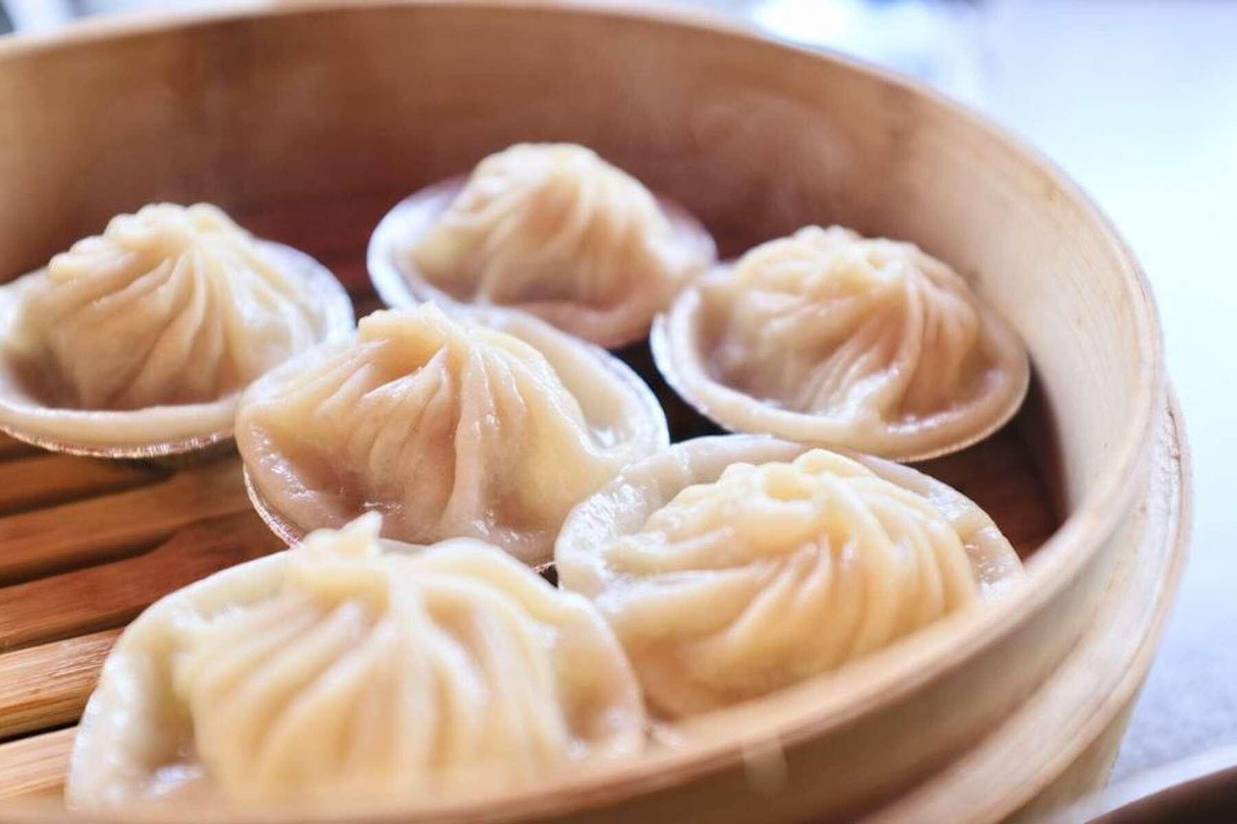 ShangHai Pork Dumplings 6pc 上海小籠包