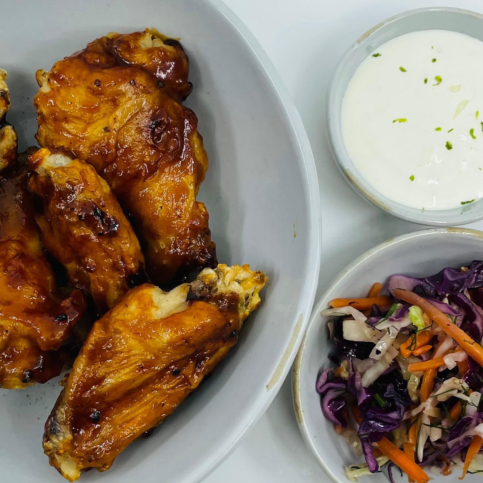 JUMBO BONE-IN WINGS