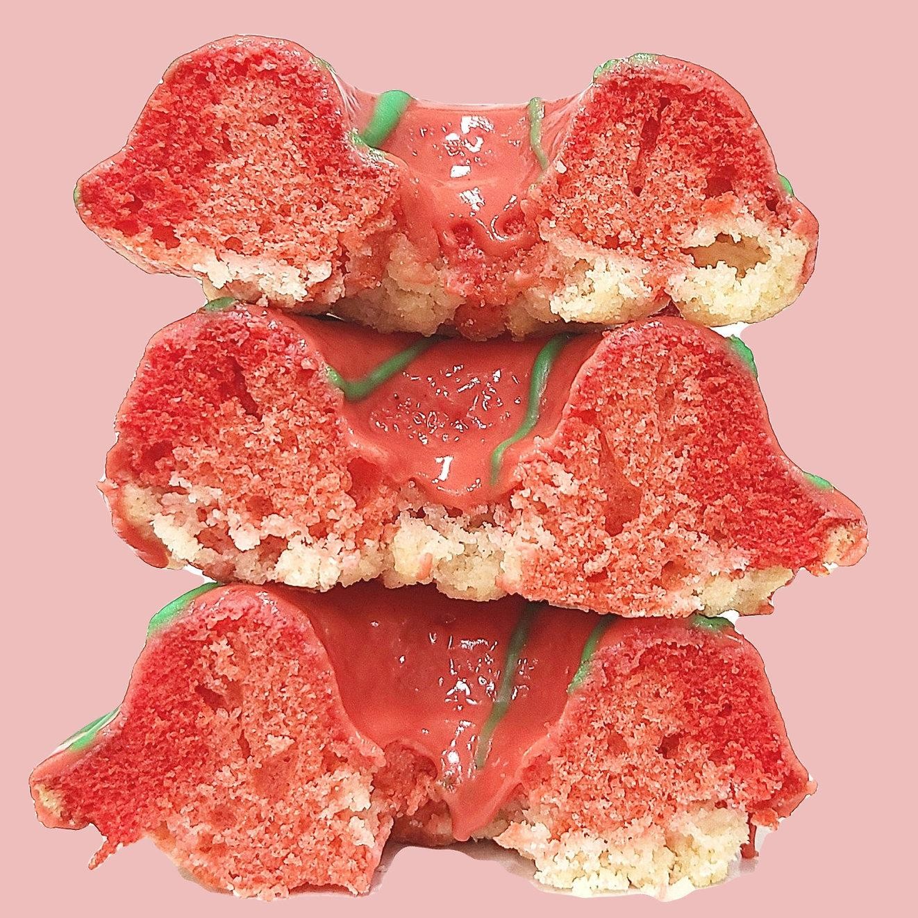 Strawberry Crumb Dopenut
