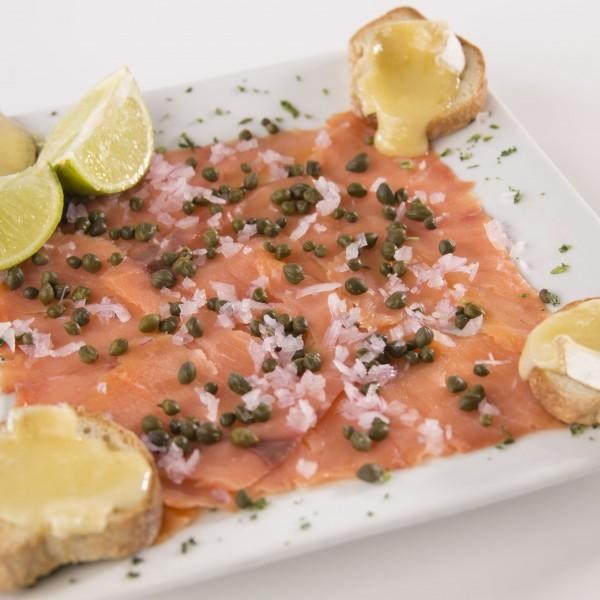 SALMONE AFFUMICATO E BRIE