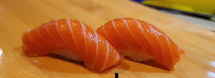 NIGIRI SALMON 2PC