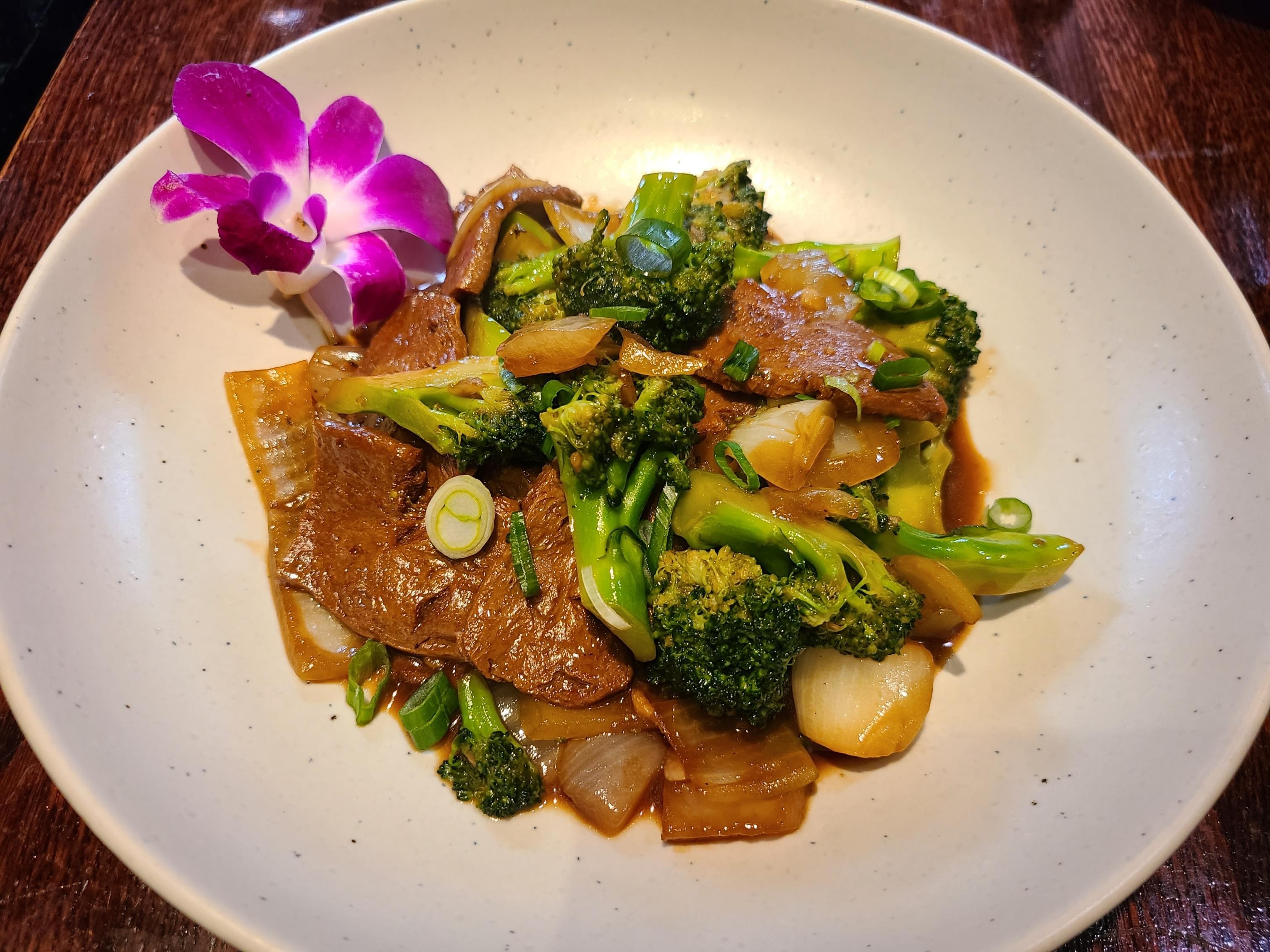 LBox- Beef and Broccoli