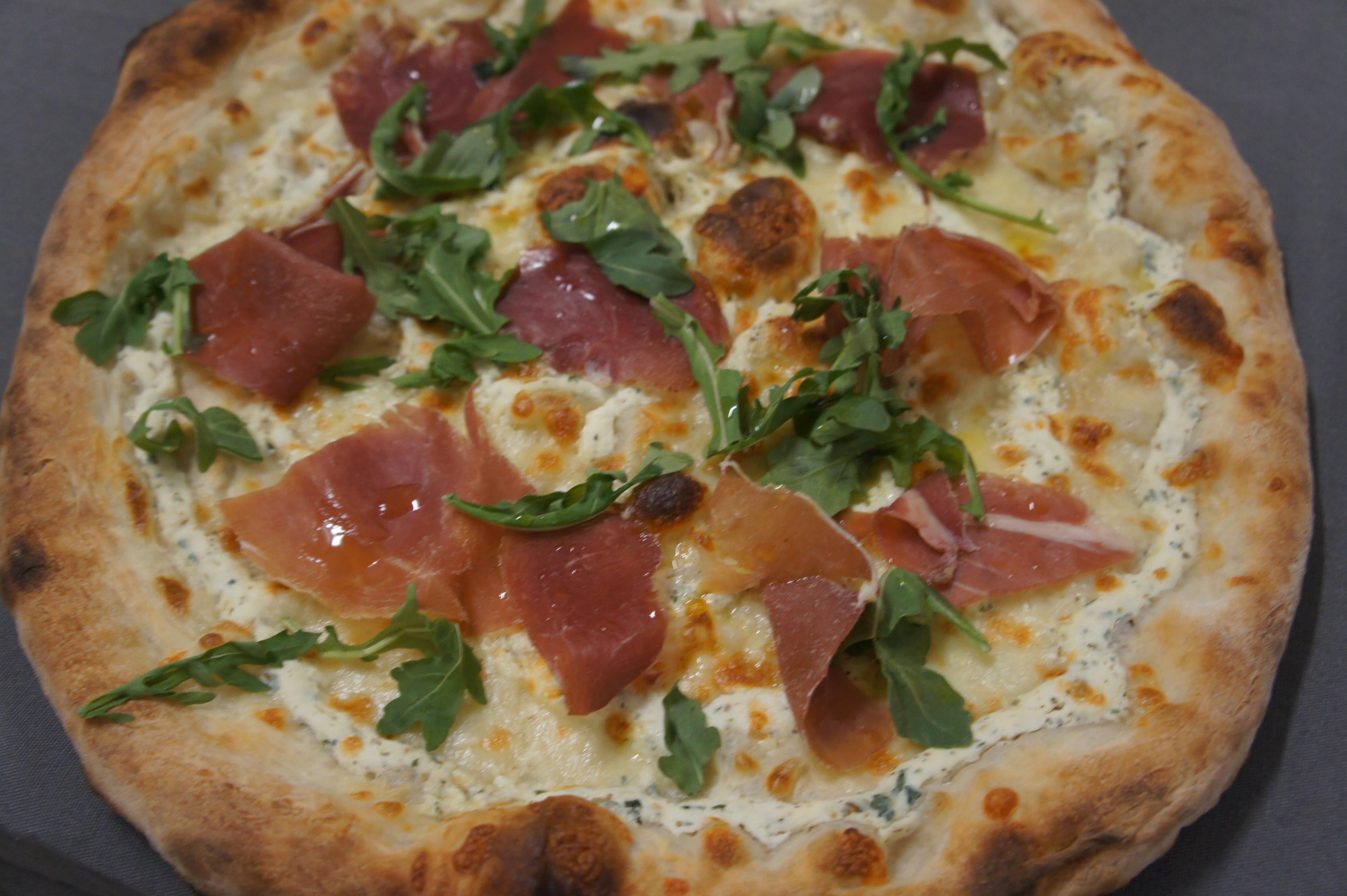 Bianco Pizza With Arugula & Prosciutto