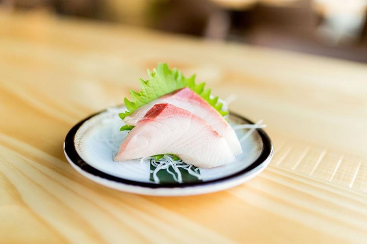 YELLOWTAIL SASHIMI