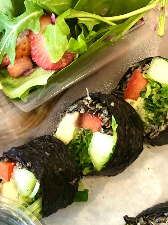 NORI ROLL W/ WILD RICE AND VEGETABLE