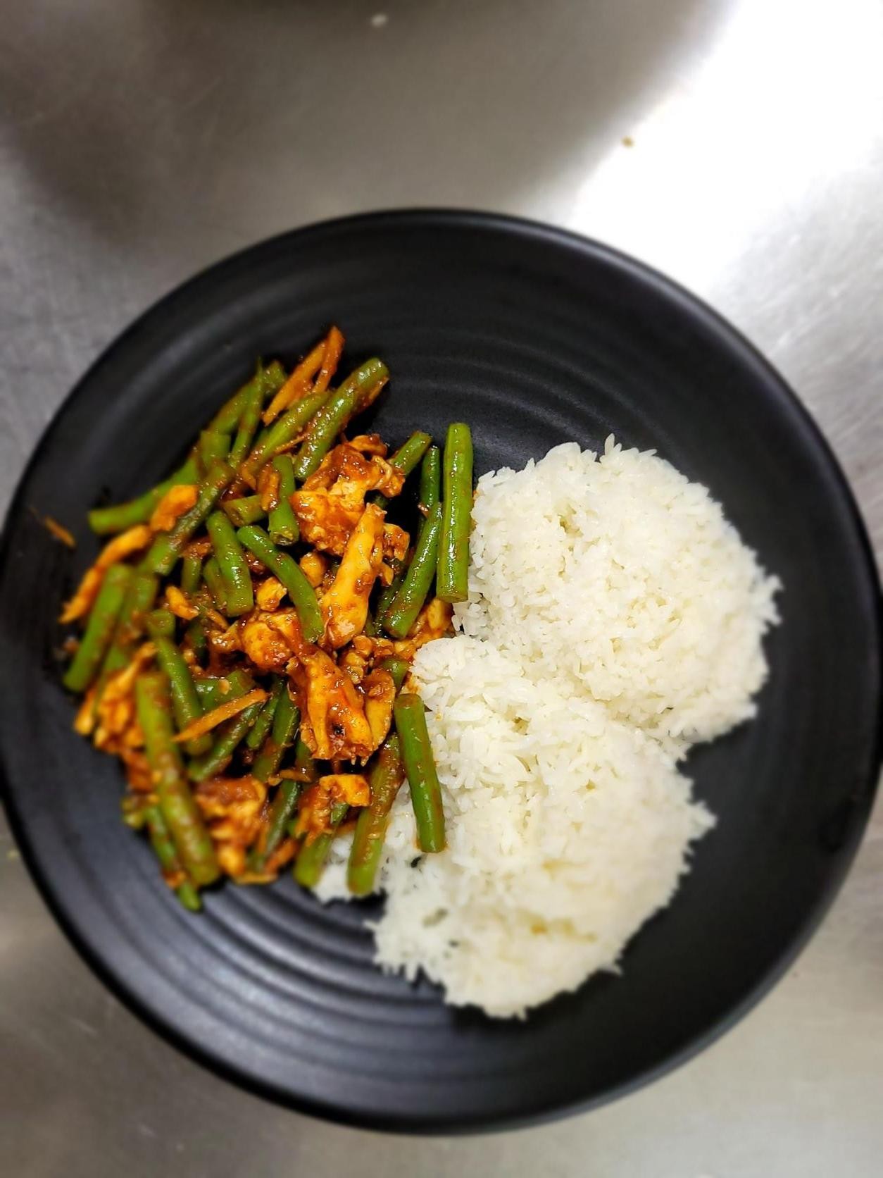 Pad Prik King (Stir Fried Spicy Chili Paste With Green Beans)
