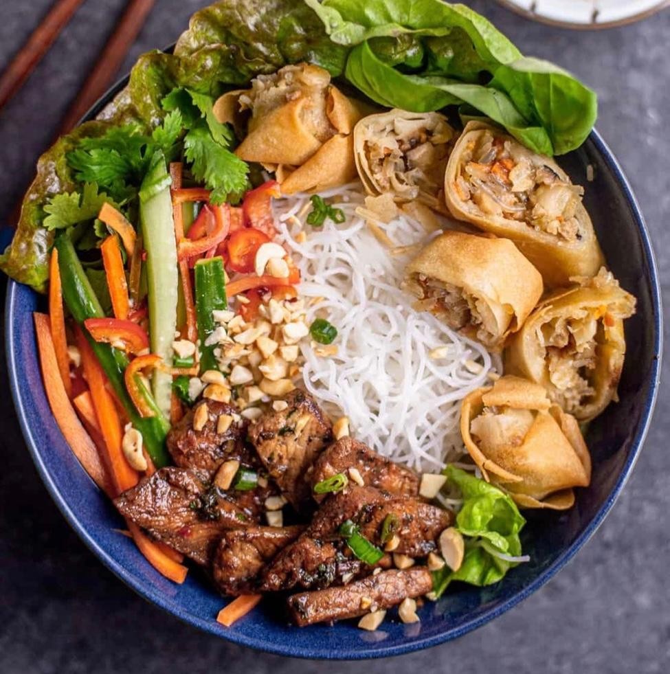 vermicelli with gril pork and egg rolls