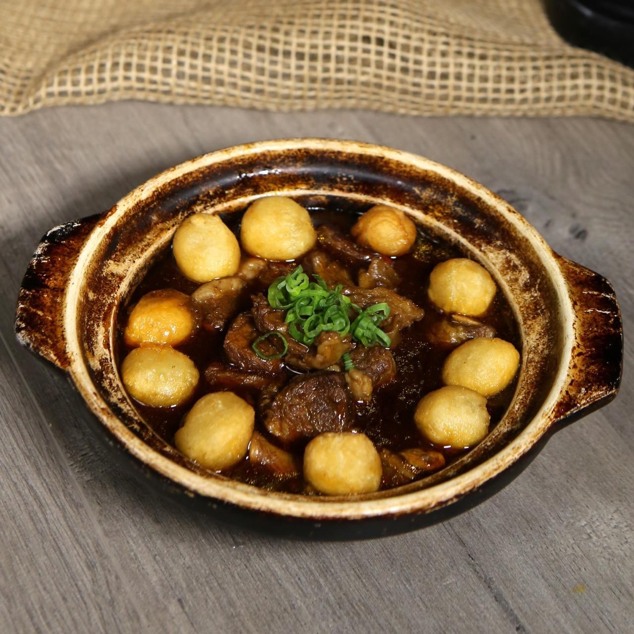 酒香牛腩小土豆Claypot Beef Stew w. Potatoes