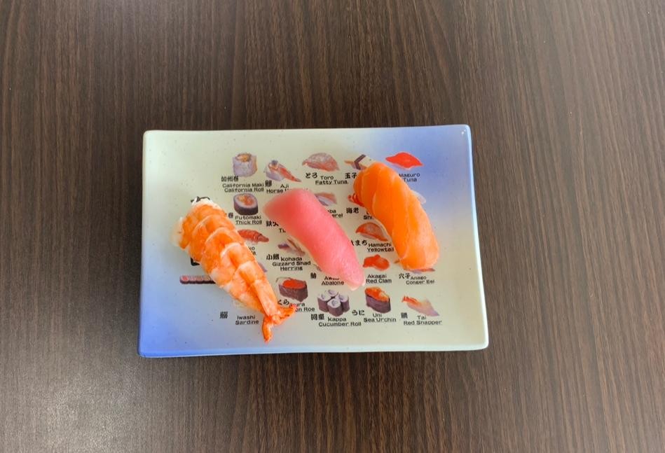 Salmon Sushi (3pcs)