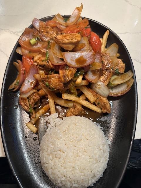 Pollo Saltado