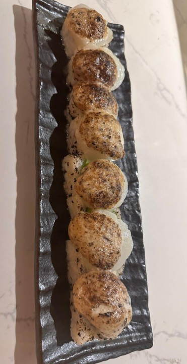 Hotate Truffle Roll