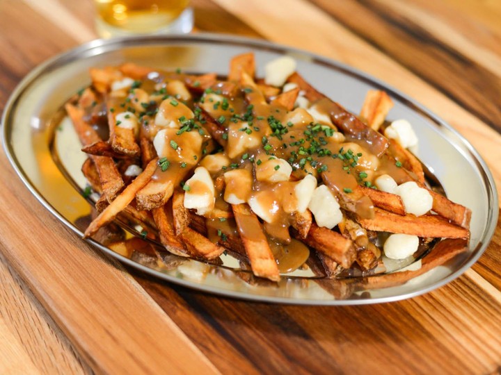 BUTTER POUTINE(PANEER)