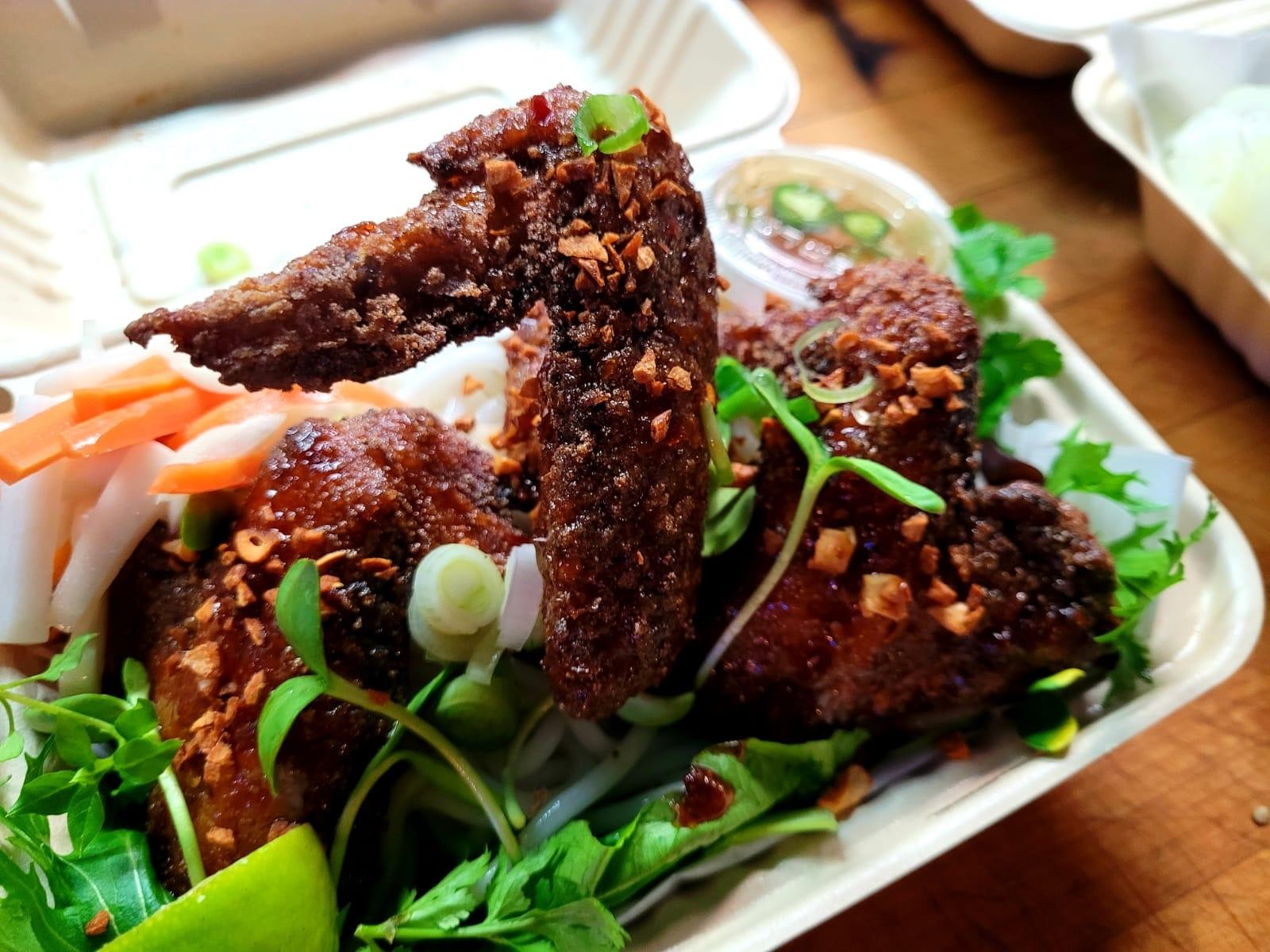 5 Spice Fried Chicken Wing Salad-Bun Ga Nuong