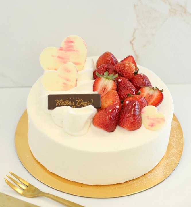 Mother's Day Strawberry Shortcake 8"