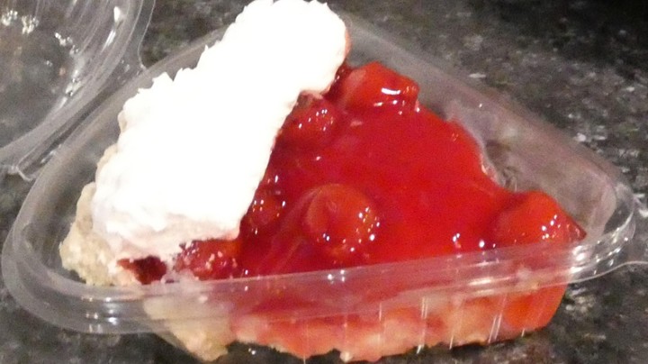 Cherry  pie slice