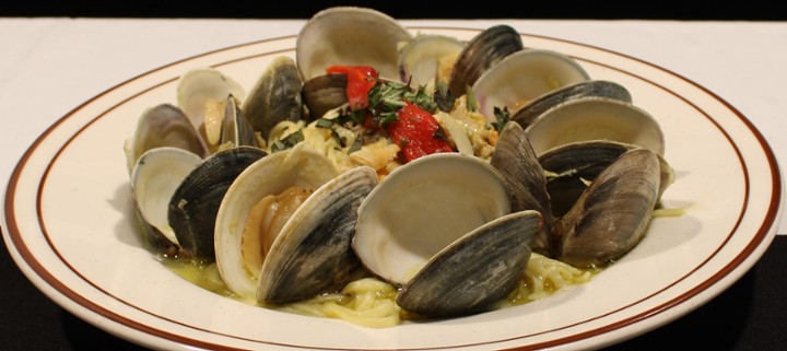 LINGUINI WHITE CLAM SAUCE